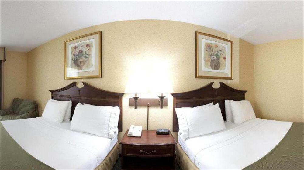 Express & By Ihg 2*