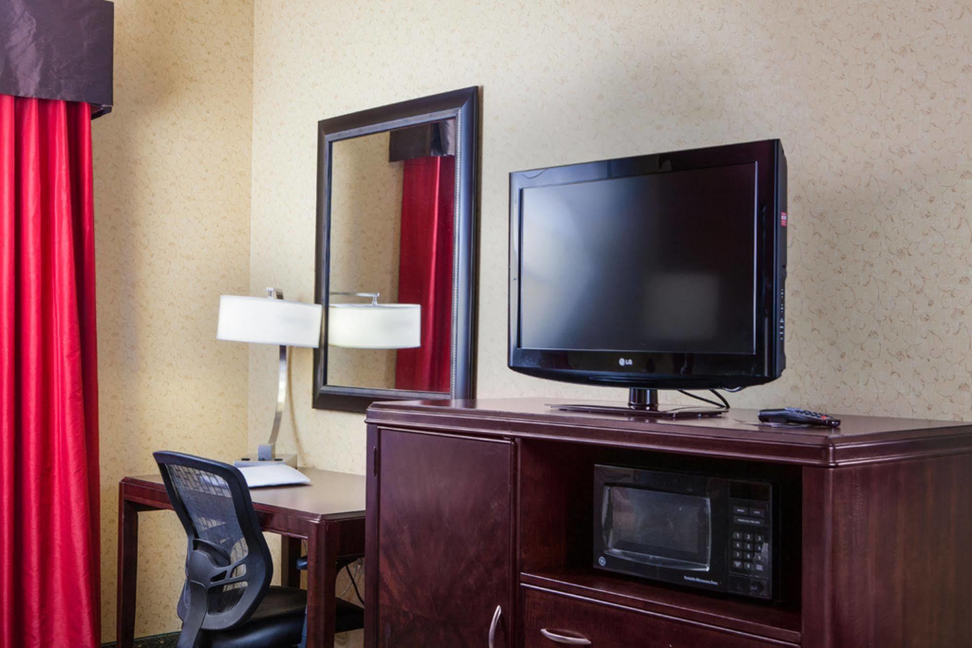 Express & By Ihg